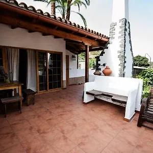 https://casas-medina.in-canary-islands.com
